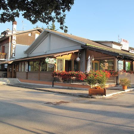 Hotel Ristorante La Nuova Fattoria Carsoli Εξωτερικό φωτογραφία